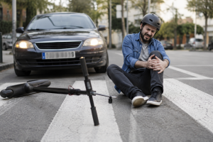 Accidente en patinete eléctrico indemnización en España: qué derechos tiene la víctima y cómo reclamar correctamente